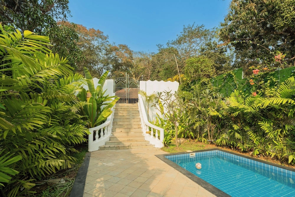 ELIVAAS Maison 10 Luxe 4 BHK Villa
