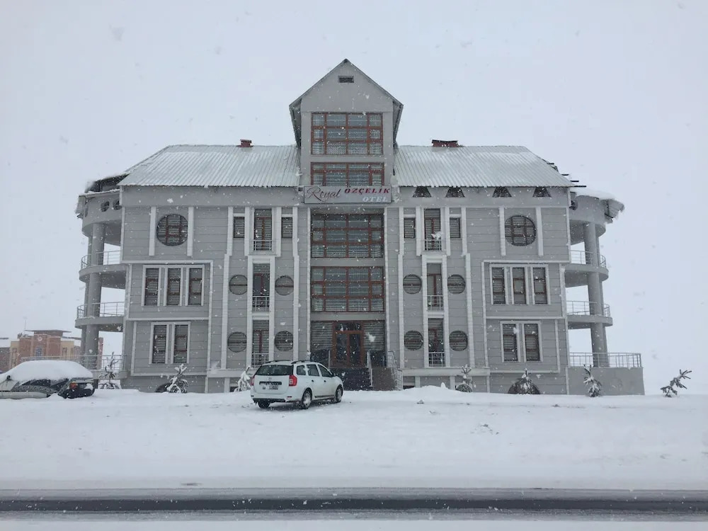 Royal Ozcelik Otel