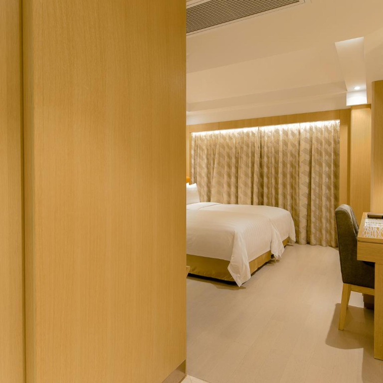 Royal Dragon Hotel