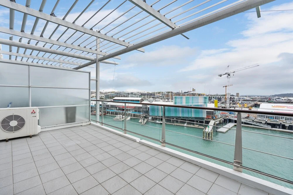 QV Waterfront Apt with Wifi - 946