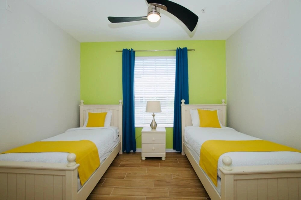 Vista Cay Luxury Lakeview 4 Bedroom Condo 3095