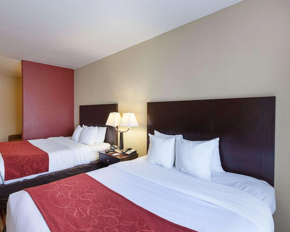 Comfort Suites Medical Center near Six Flags