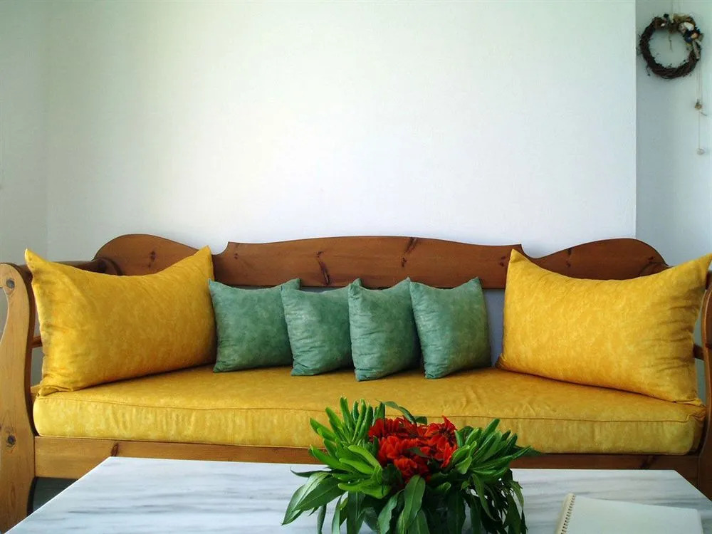Iason Apartments & Studios
