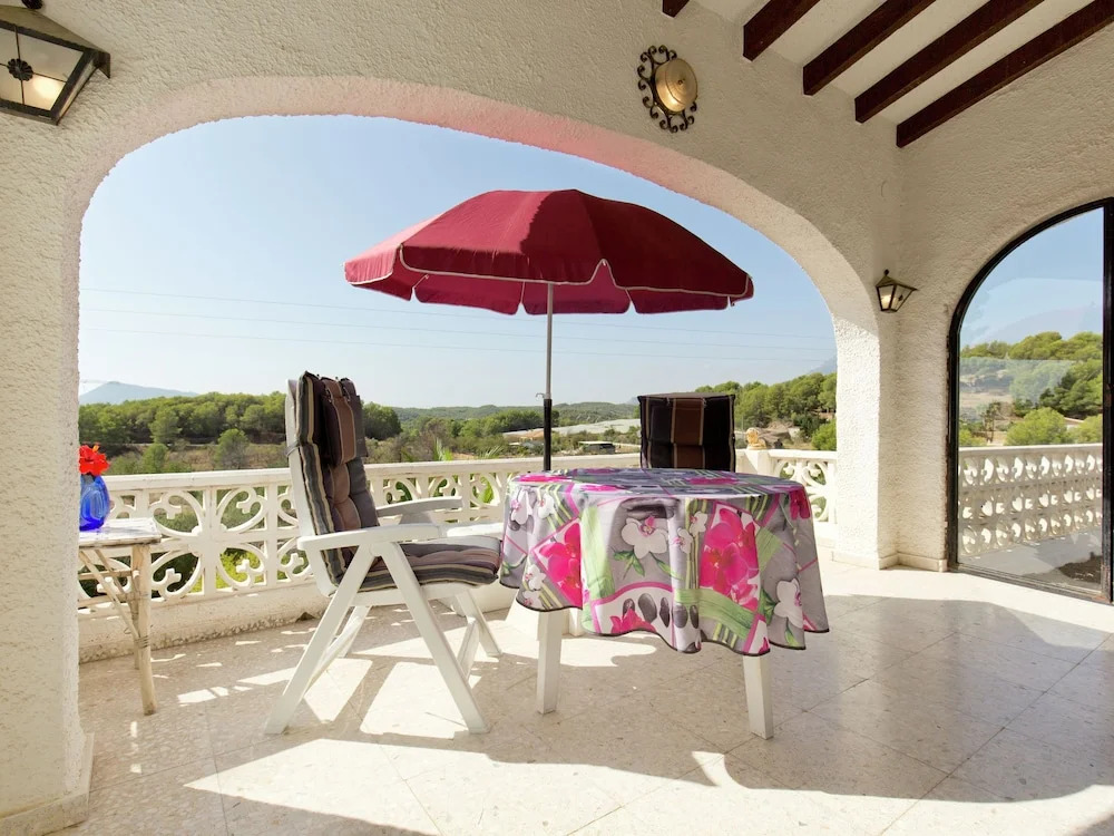 Spacious Detached Villa on the Costa Blanca With Heated Pool and Beautiful View