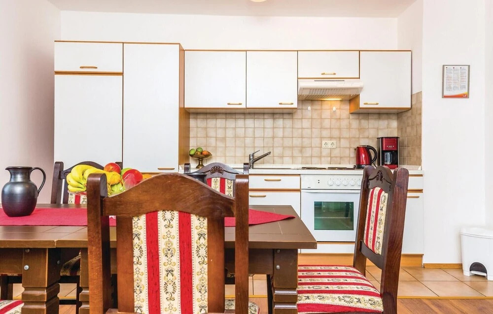 5 Bedroom Amazing Home In Klenovica
