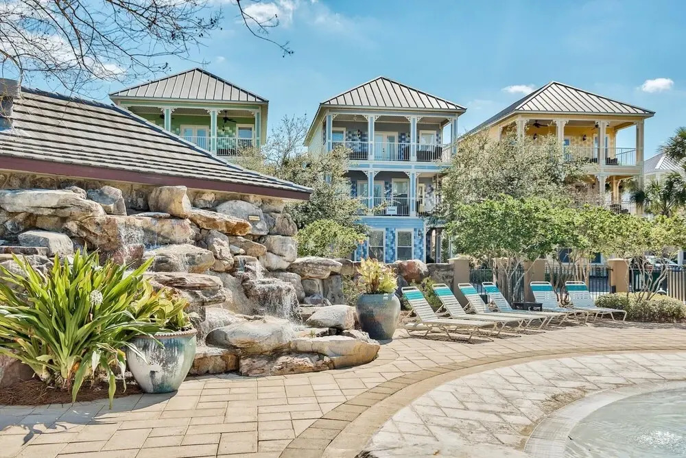 Kono - Coral in Destin