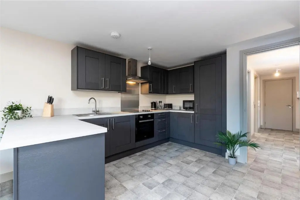 Avery House 2 - Two Bedroom with Outdoor Terrace by BPNE