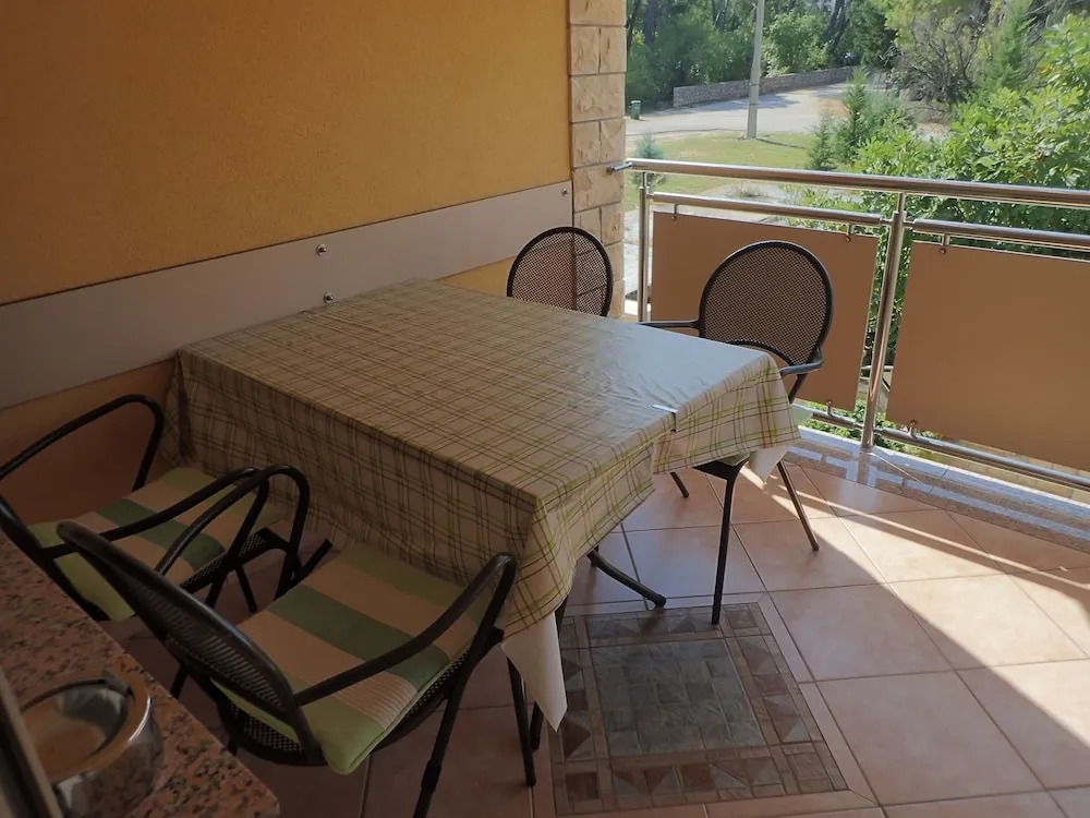 Asja-on Quiet Location and With Beautiful Garden