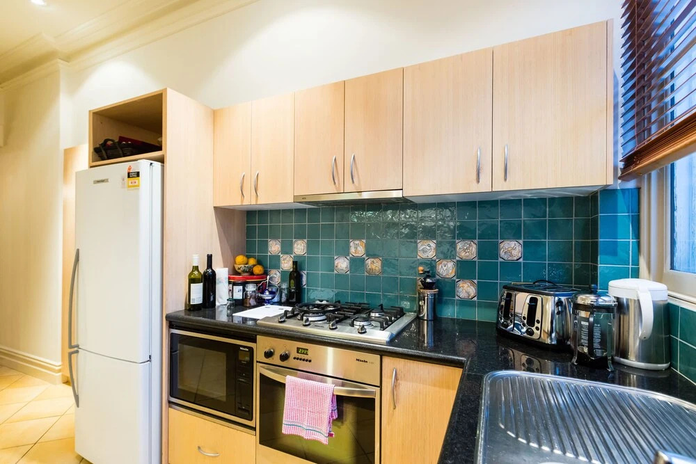 HANNA, 3BDR Melbourne Apartment