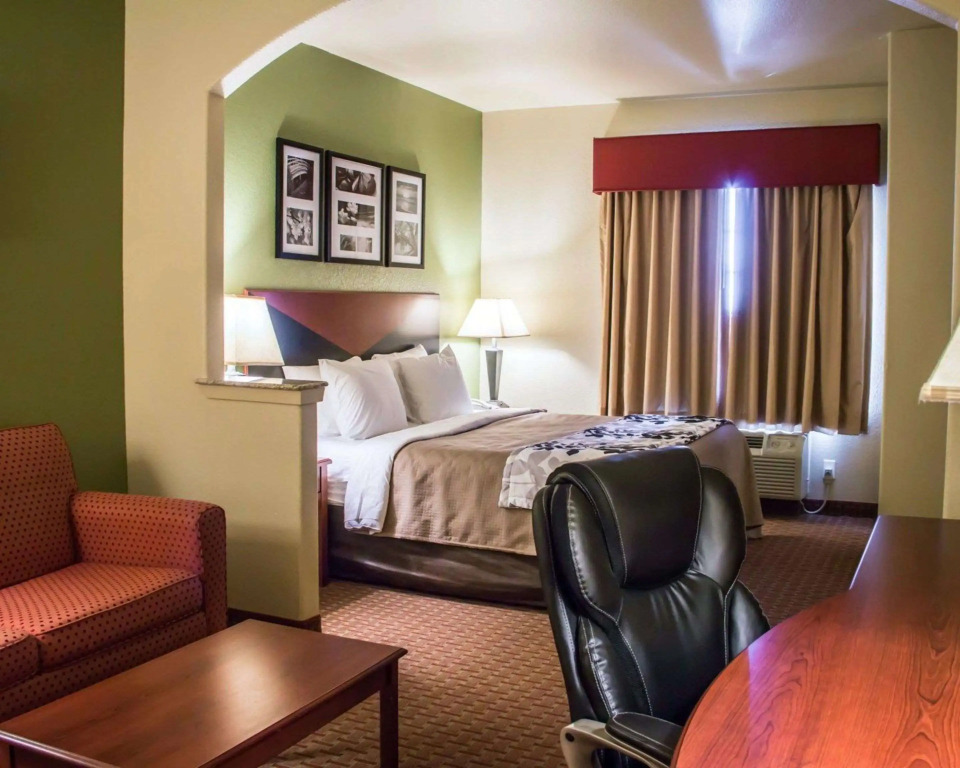 Sleep Inn & Suites at Six Flags