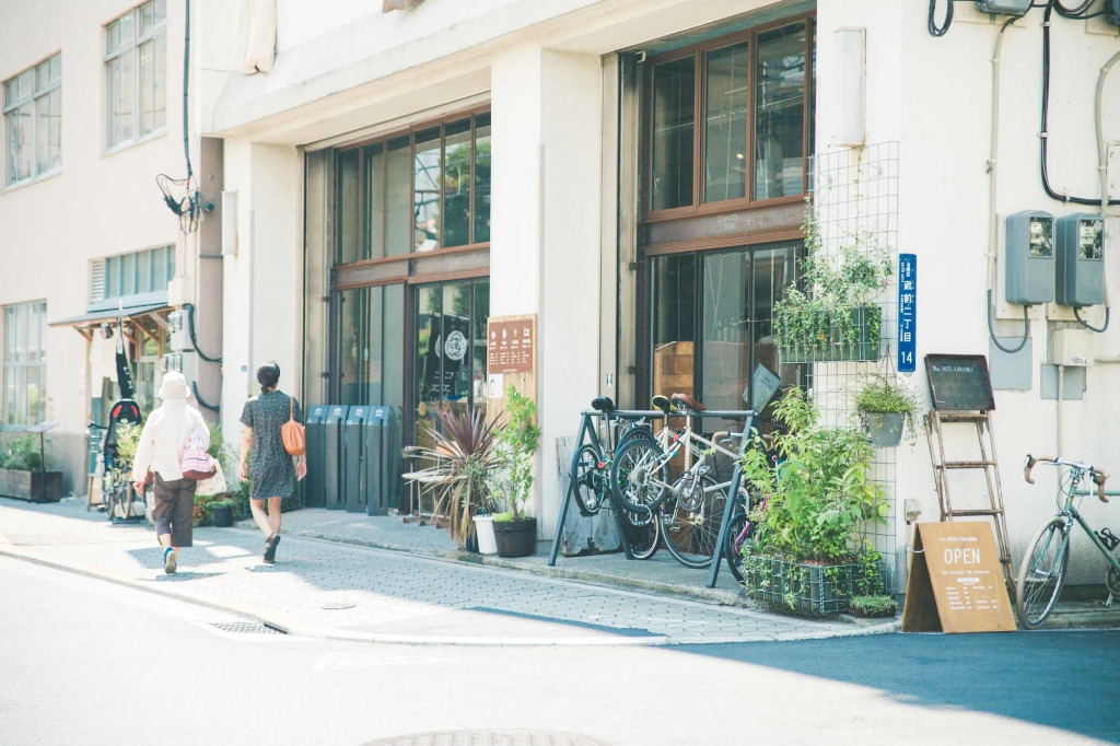 Nui. HOSTEL & BAR LOUNGE