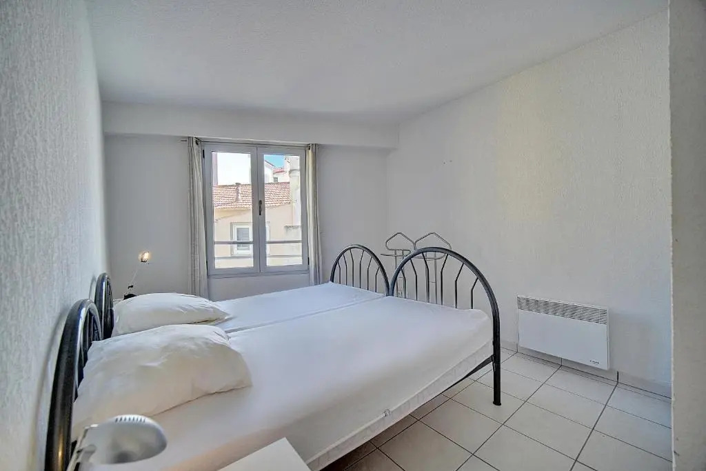 MODERNE 3 PIECES CANNES CENTRE AVEC BALCON l! A2B67