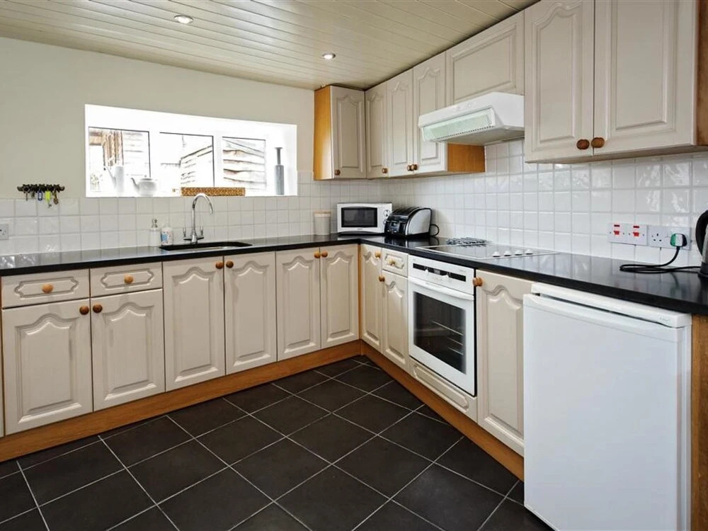 Snug Cottage With Lovely, Private Garden, Just Outside Abersoch