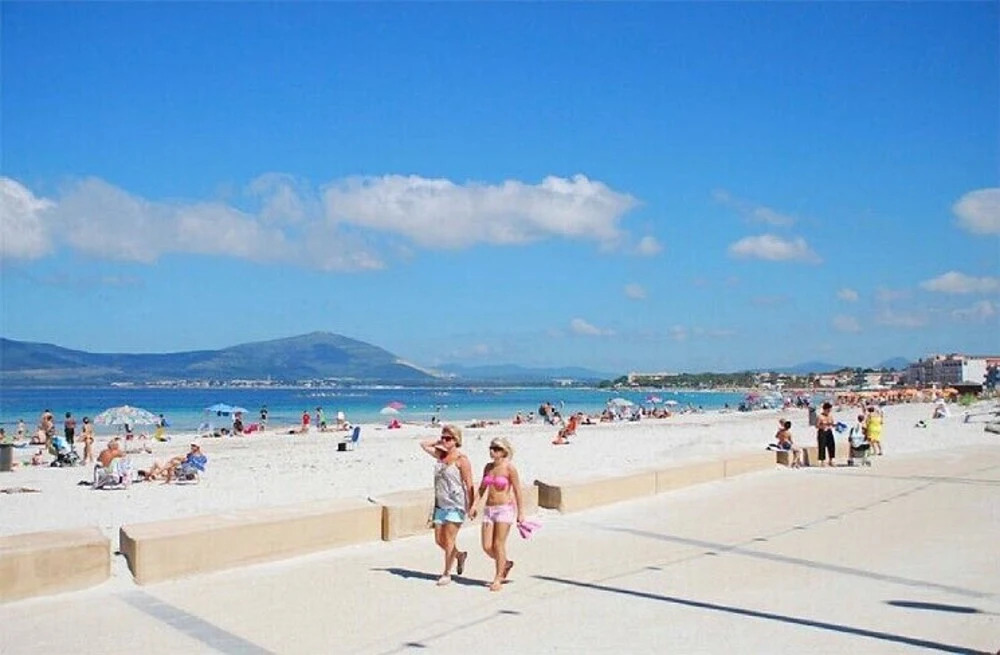 Alghero Charming Apartments, Steps from the beach