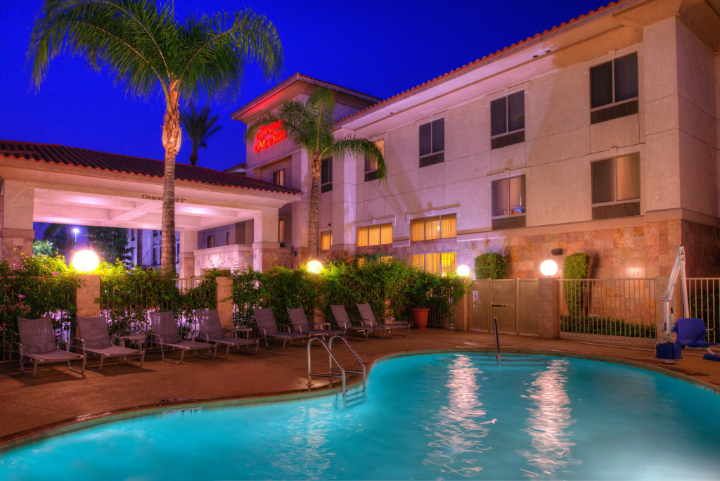 Hampton Inn & Suites Ontario