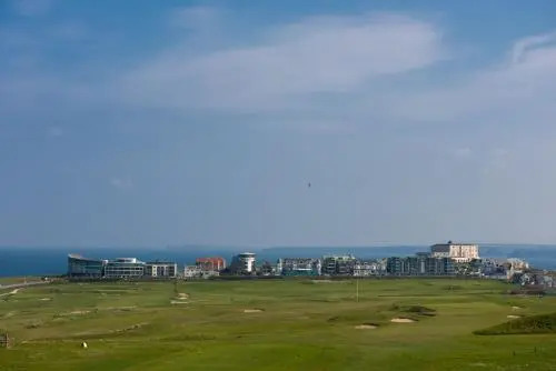 5 The Vista, Newquay