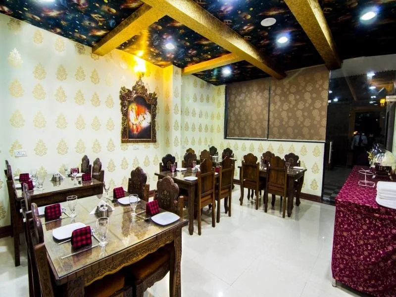 OYO 10453 Hotel Paradise