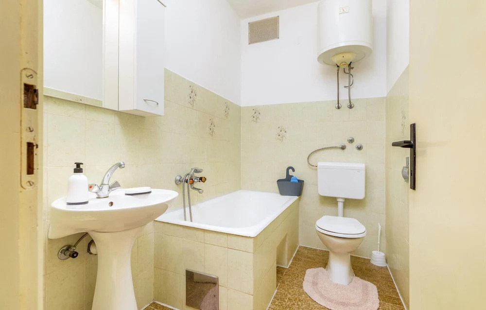 Nice Apartment in Pula With 4 Bedrooms, Wifi and Outdoor Swimming Pool