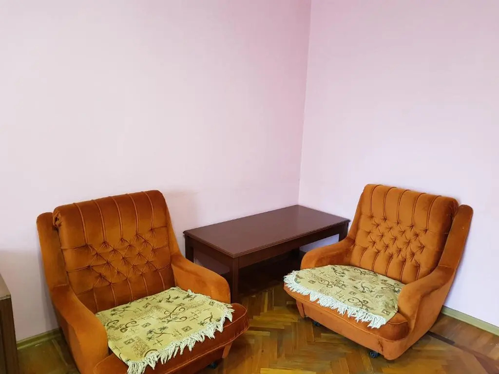 3-h komnatnye apartamenty po ulitse Abazgaa