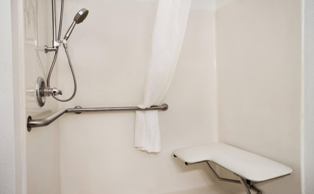 Country Inn & Suites by Radisson, Moline Airport