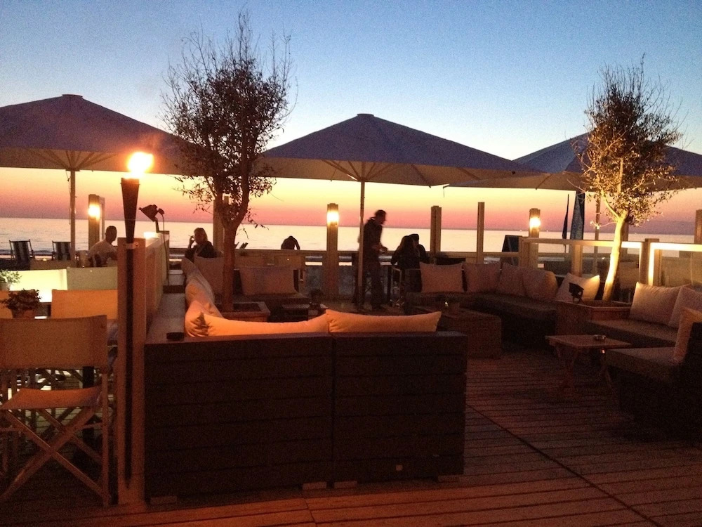 Detached, Luxurious Holiday Home at the Edge of the Dunes, Fully Furnished