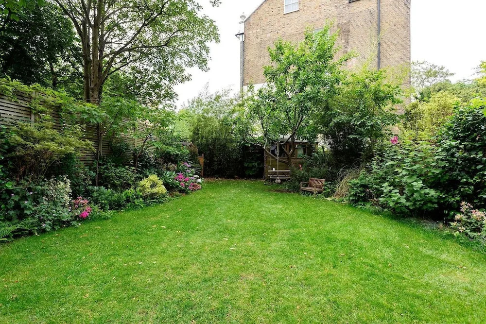 Notting Hill Oasis