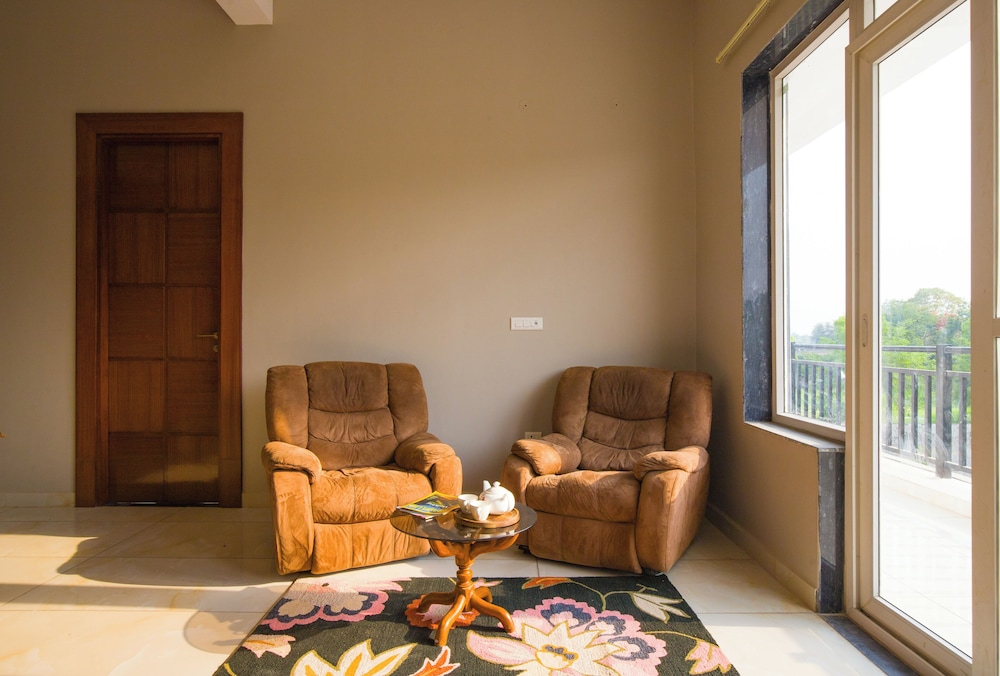 ELIVAAS 3 BHK Amber Villa With Pvt Pool