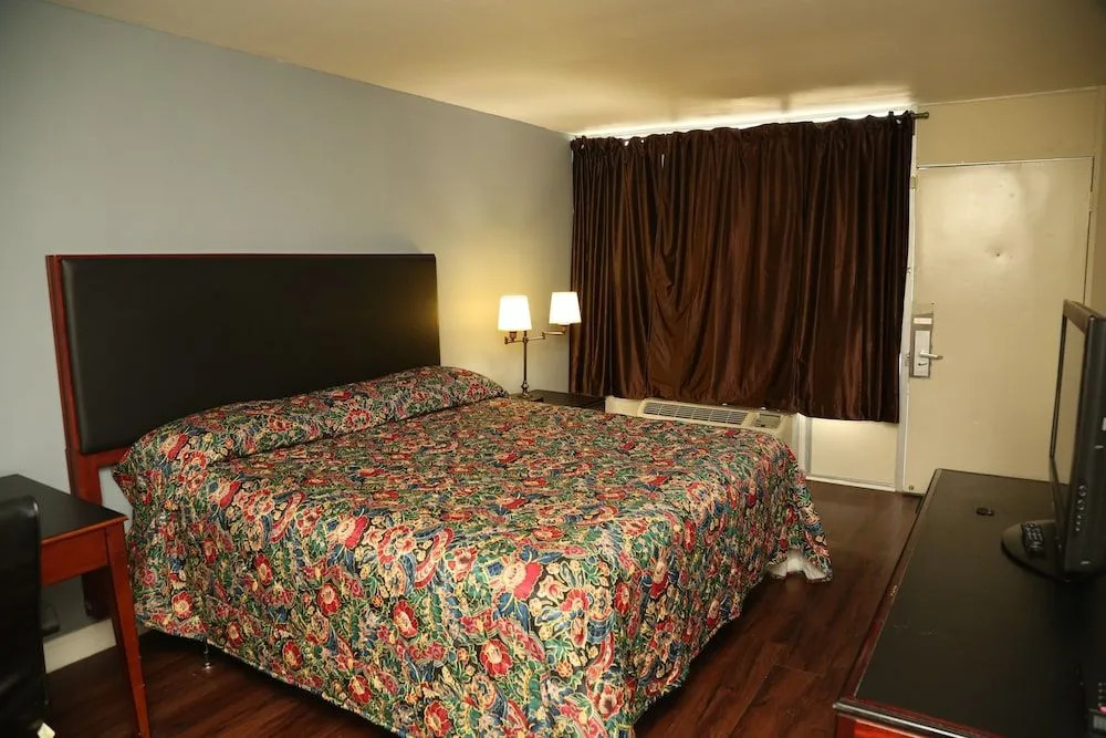 Economy Inn Hotel