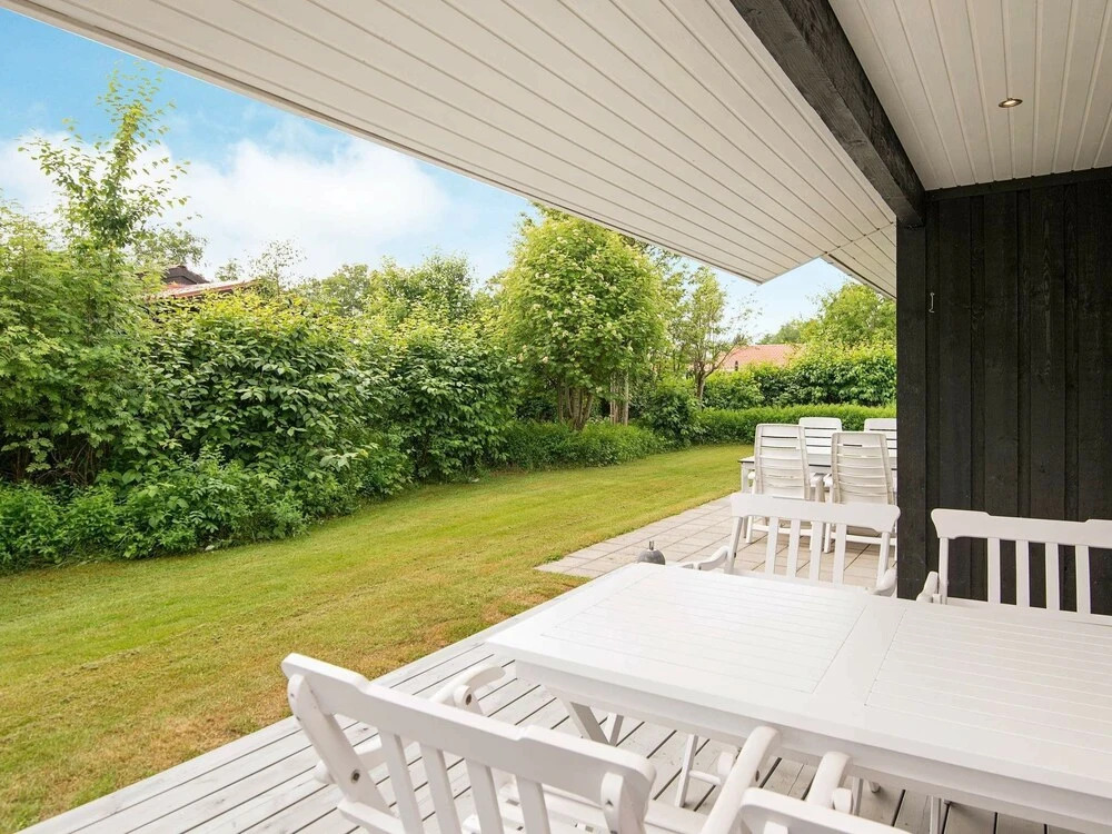 Serene Holiday Home in Grenå near Sea