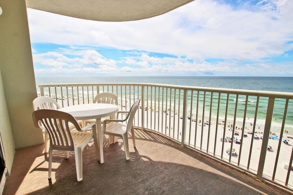 Tradewinds 901 - 2 Br condo