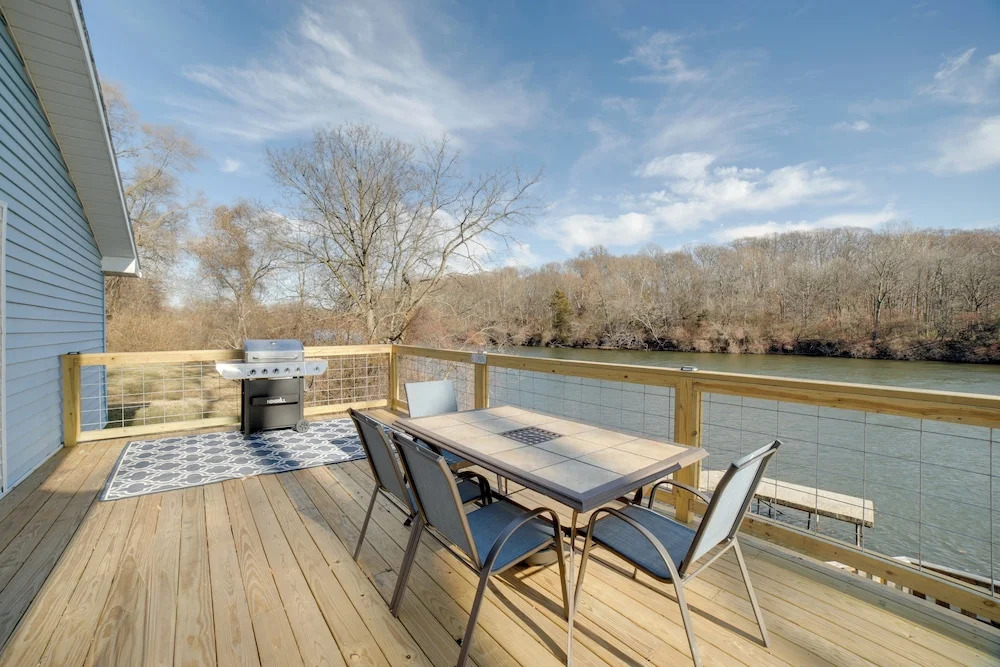 Charming Riverfront Retreat in Monticello