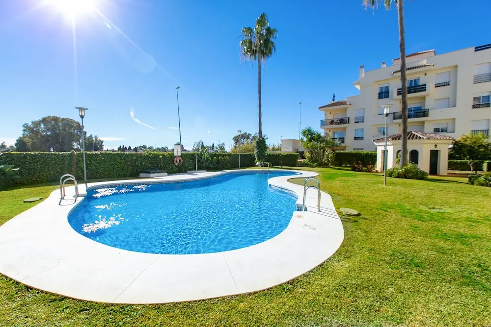 OleHolidays Lorcrimar jardín y barbacoa junto a Puerto Banús