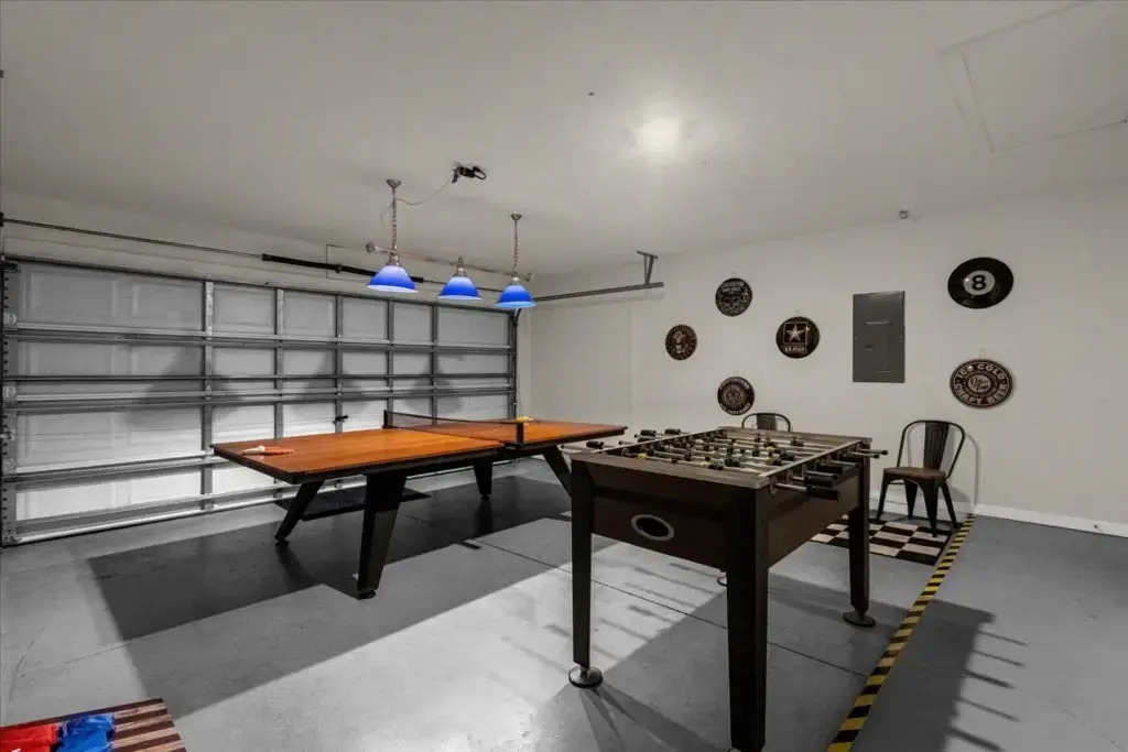 5 Bedrooms 3 Bathrooms Veranda Palms 4458 Np