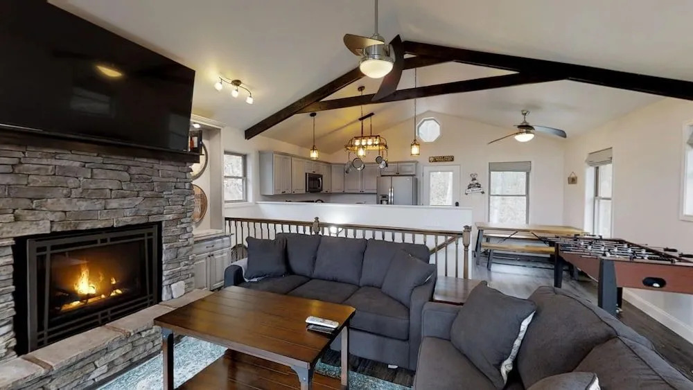 Distiller's Den 2 Bedroom Cabin by RedAwning