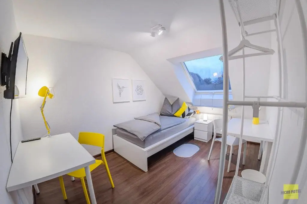 Micro Motel A-25