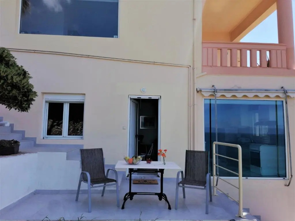 Emerald Apartment Halepa