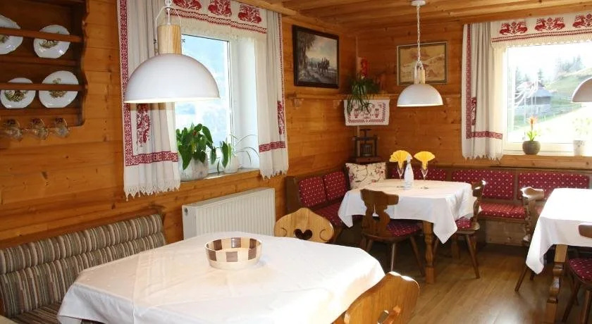 Ferienwohnung am Krausberghof mit Balkon und Parkplatz, 6 Fahrminuten zur Alpentherme Gastein und zur Schlossalmbahn