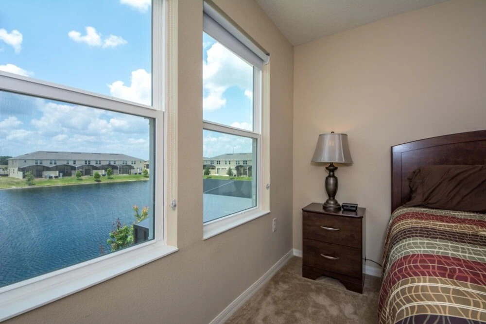 Compass Bay 3181