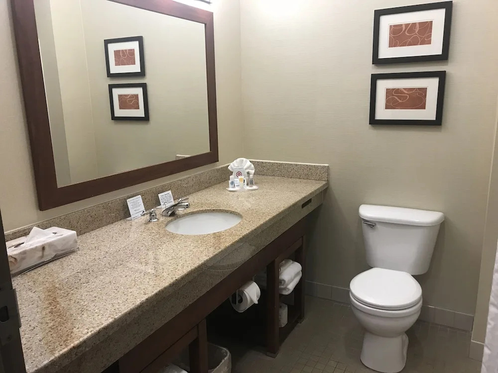 Comfort Suites