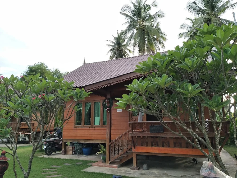 Yoo Sabai Resort