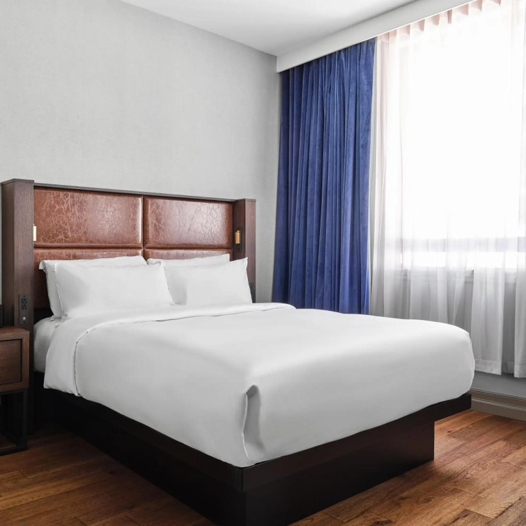 Metcalfe Hotel Ottawa by Gray Collection