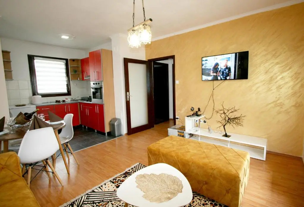 Apartment Ema