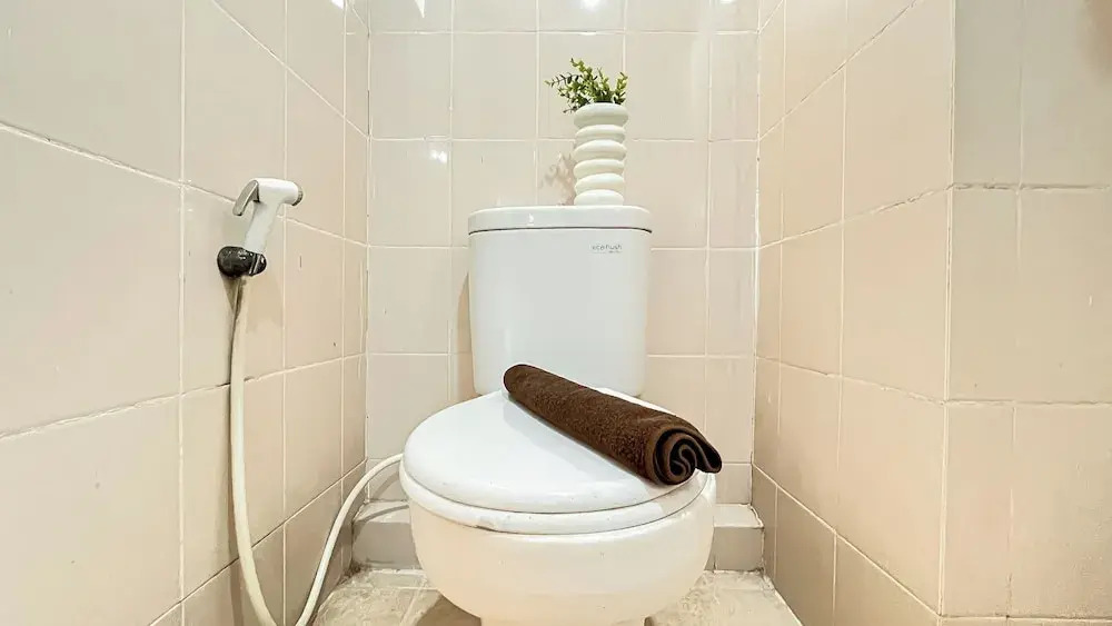 Basic Studio Room Apartment At Green Palm Residence