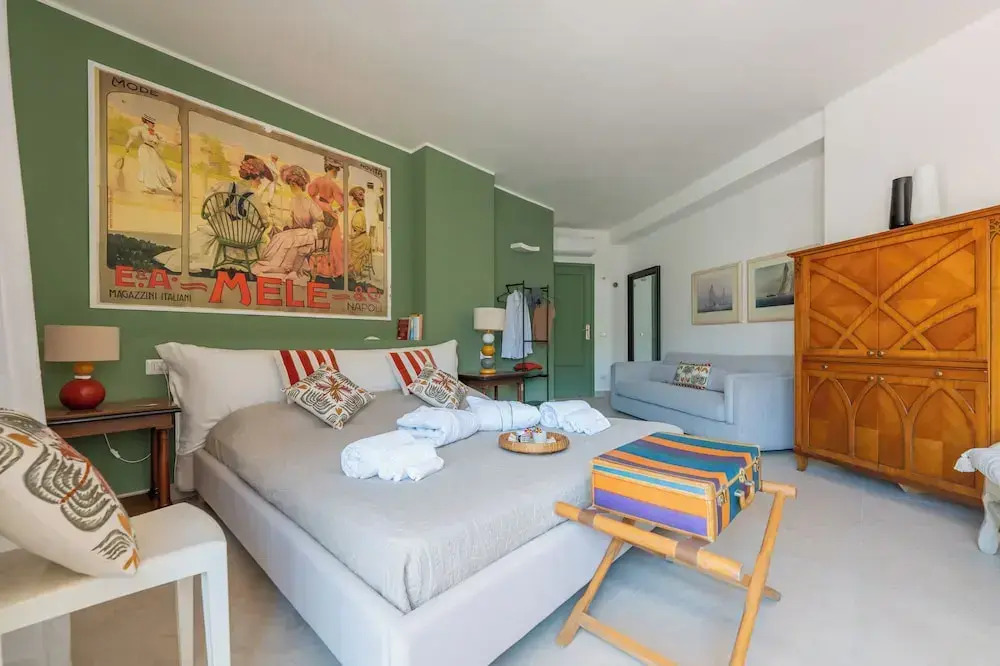 Molo Angioino Suites