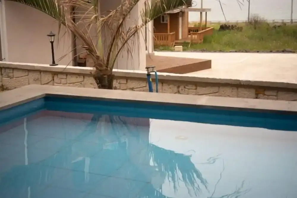 Pool Story 6