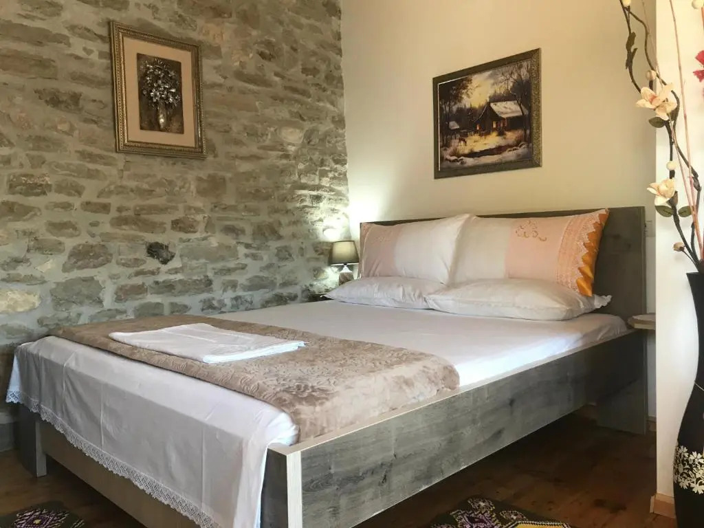 The Mosaic House - Shtepia me Mozaik
