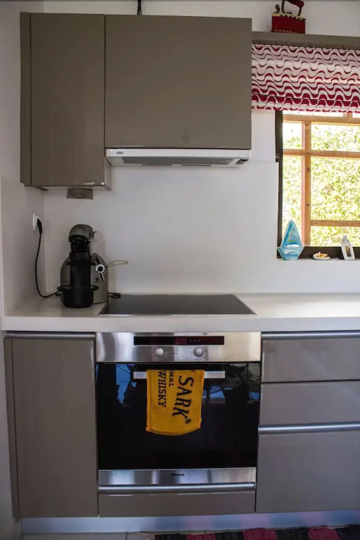 Modern Beach House Near Athens - Four Bedroom House, Sleeps 8