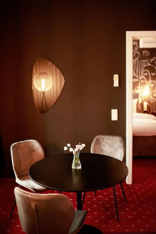 Wdrei Hotel