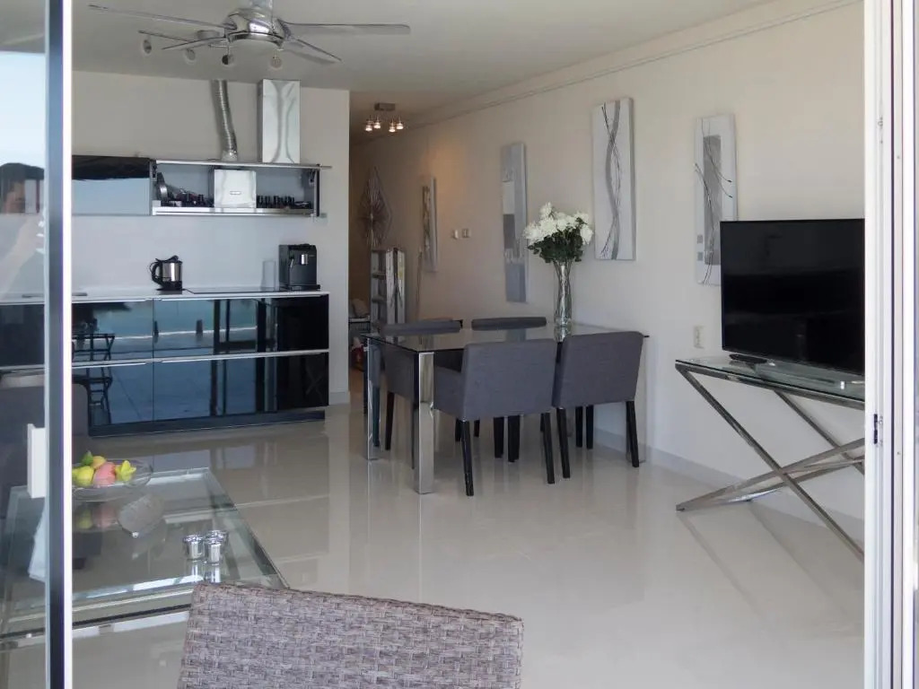 First Line Duplex Puerto Banus Sleeps 8 People