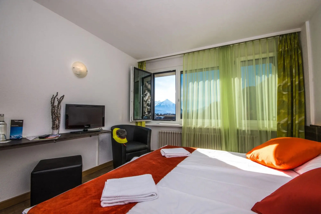 Hotel Merkur - West Station